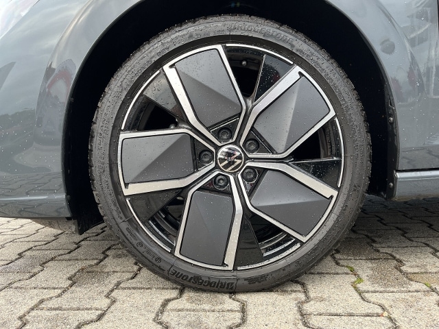 Volkswagen Golf 1.5 eTSI DSG Golf VIII Variant