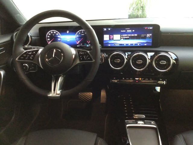 Mercedes-Benz A 200 Progressive