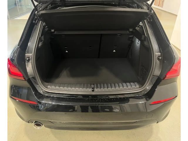 BMW 118 118i 5-deurs Sedan