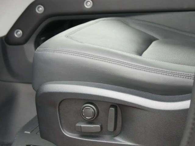 Land Rover Defender 110 Dynamic