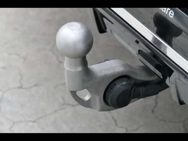 BMW 750 M-Sport Sedan