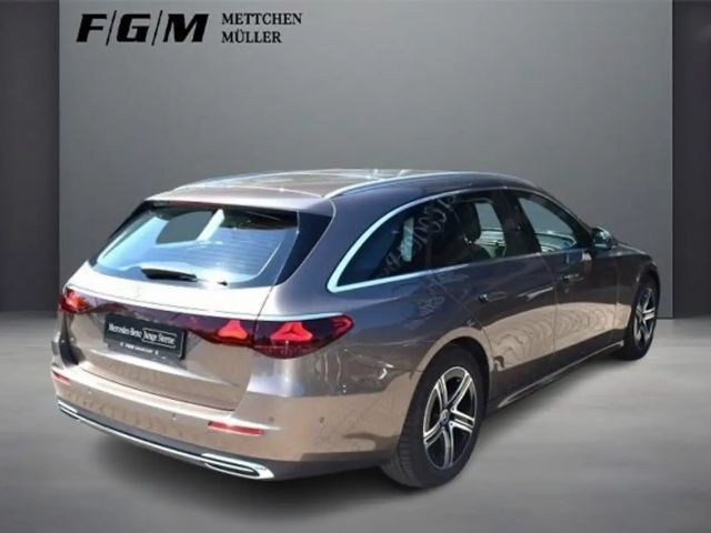 Mercedes-Benz E 220 4MATIC AVANTGARDE E 220 d