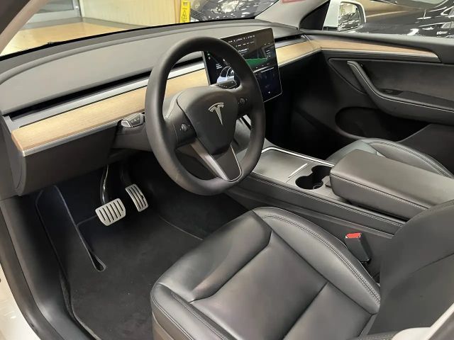 Tesla Model Y AWD Dual Motor Performance