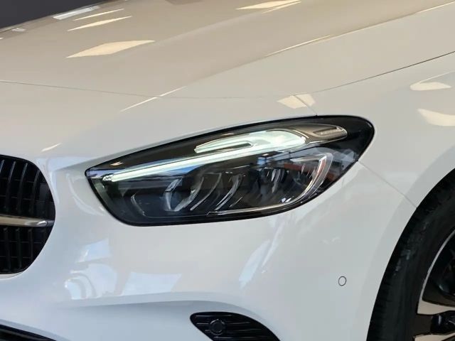 Mercedes-Benz B 220 4MATIC Progressive Sedan