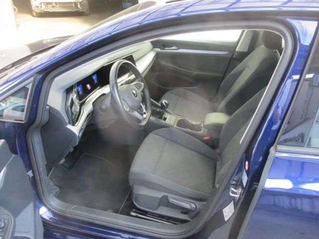 Volkswagen Golf Life Variant