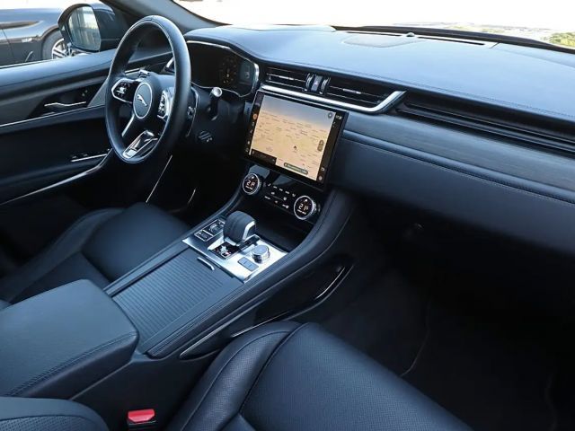 Jaguar F-Pace AWD P400e S