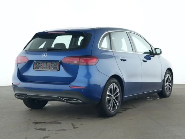 Mercedes-Benz B 200 Progressive Sedan