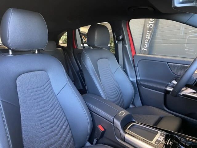 Mercedes-Benz GLA 200 GLA 200 d Progressive