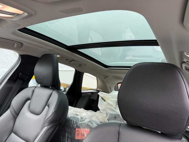 Volvo XC60 Dark Plus