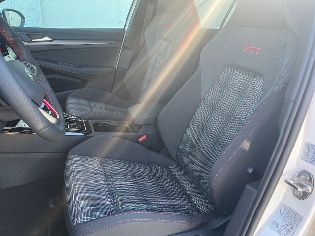 Volkswagen Golf 2.0 TSI DSG Golf VIII