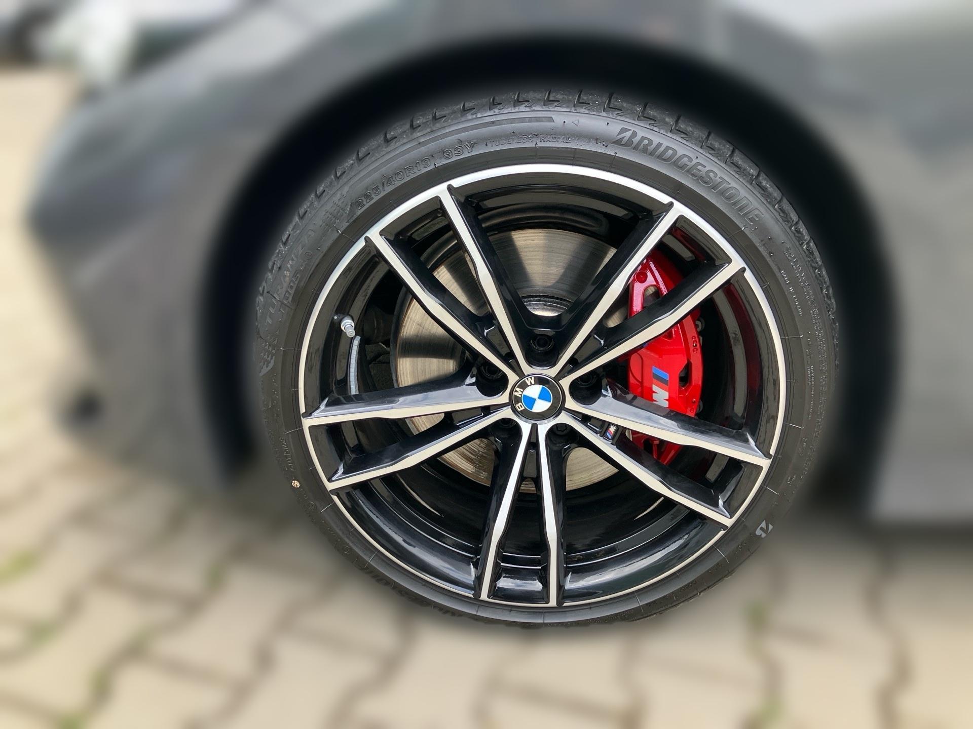 BMW 330 330i Sedan xDrive