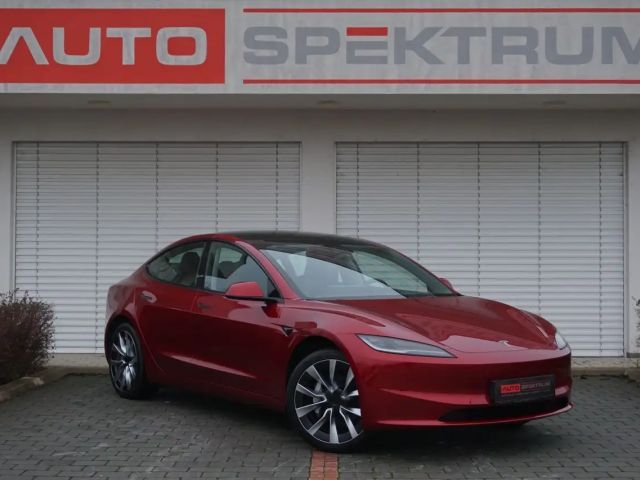 Tesla Model 3 AWD Long Range