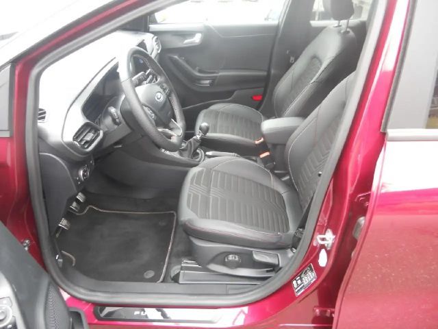 Ford Puma Vivid Ruby Edition