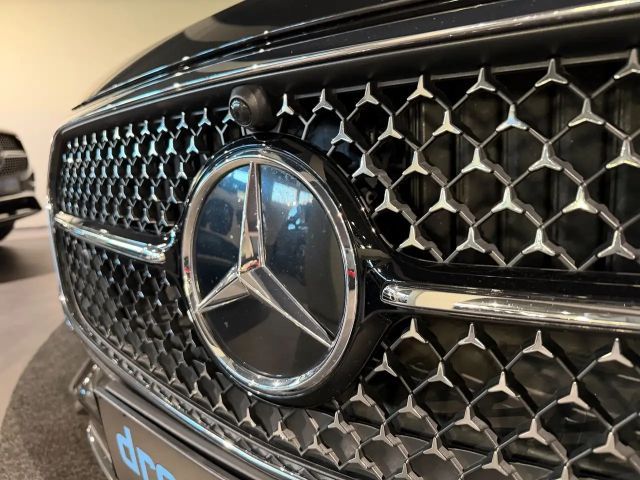 Mercedes-Benz E 220 AMG Line E 220 d Sedan