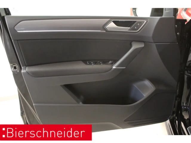 Volkswagen Touran 1.5 TSI DSG R-Line Style