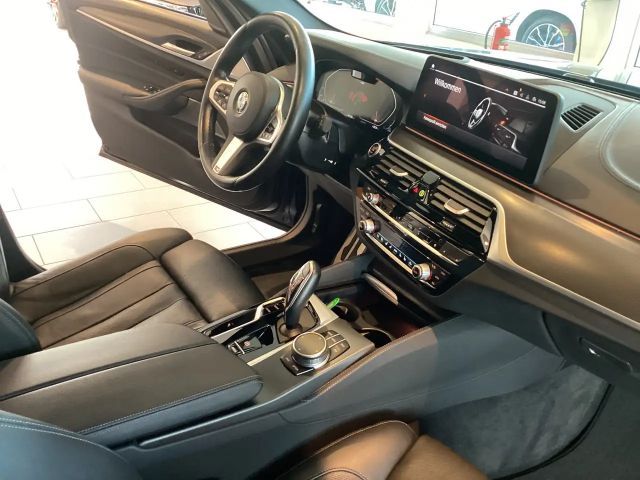 BMW 540 540d M-Sport Touring xDrive