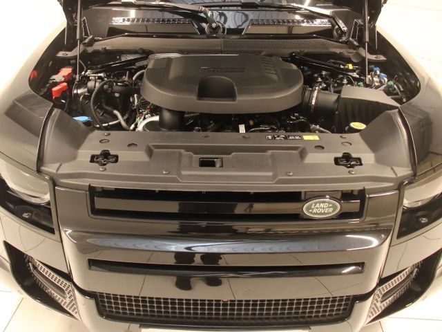 Land Rover Defender D300 Dynamic SE