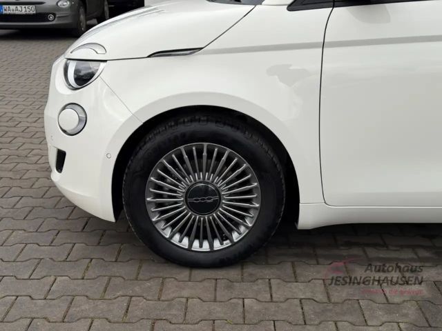 Fiat 500e +Rückfahrkam.+Klimaaut.+Keyless+Tempomat