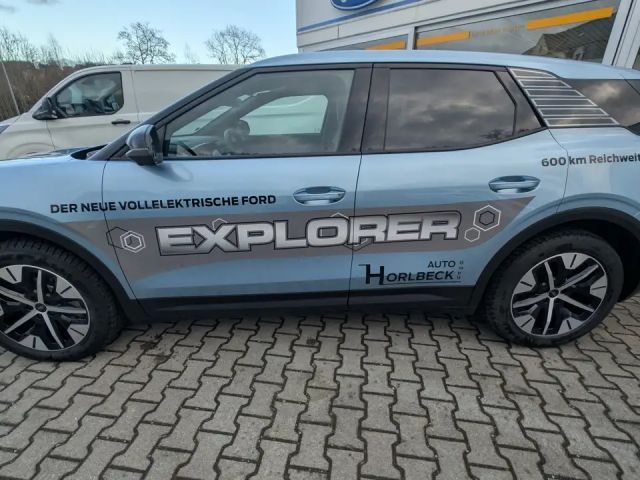 Ford Explorer Extended range Premium RWD