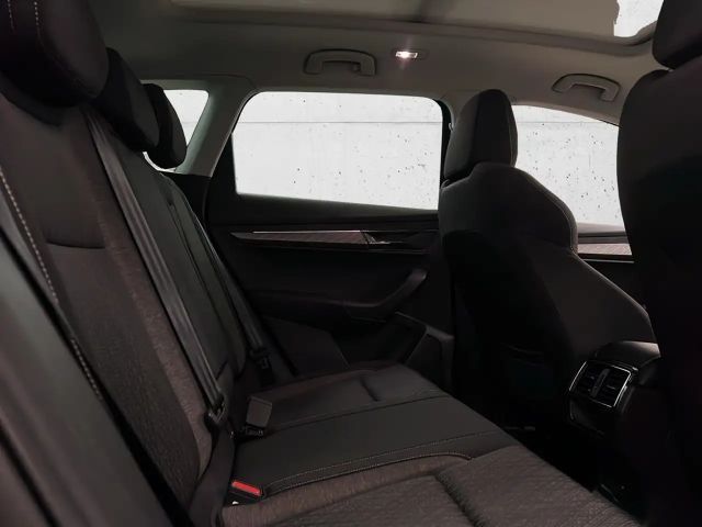 Skoda Karoq 1.5 TSI Selection Tour