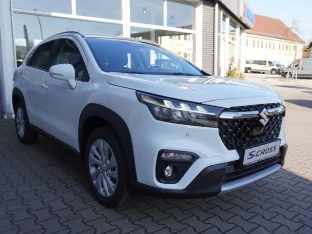 Suzuki S-Cross Hybrid