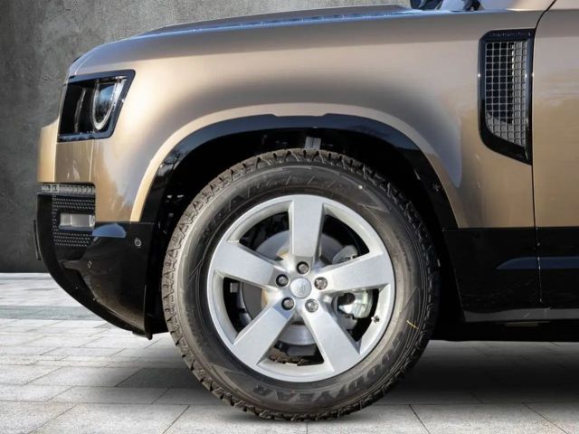 Land Rover Defender 110 D250 Dynamic SE