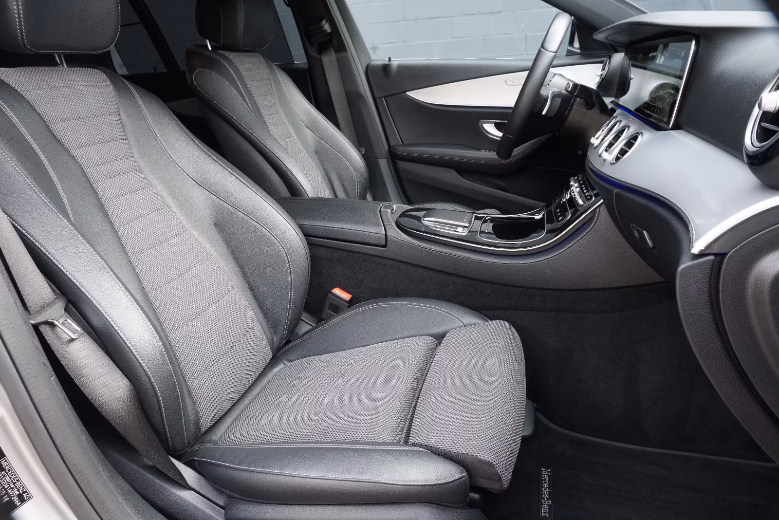 Mercedes-Benz E 220 AMG Line