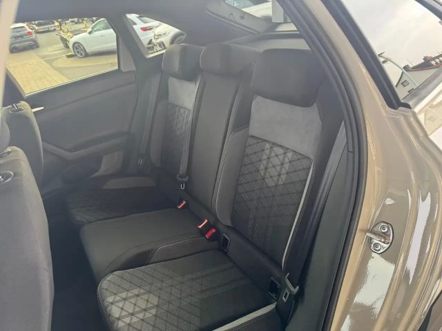 Volkswagen Taigo 1.5 TSI DSG R-Line