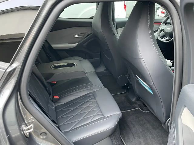 Ford Capri Premium RWD