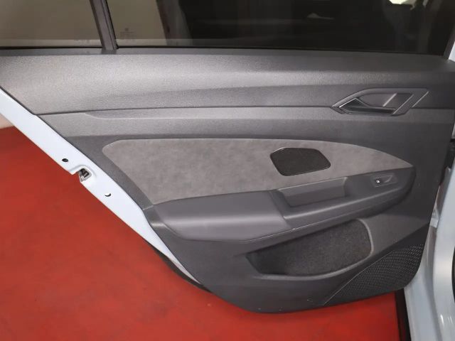 Volkswagen Golf 1.5 eTSI R-Line Style Variant