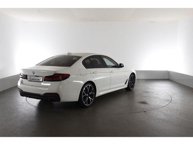 BMW 540 540i Sedan xDrive