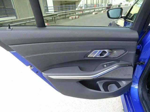 BMW 330 330i M-Sport Sedan xDrive