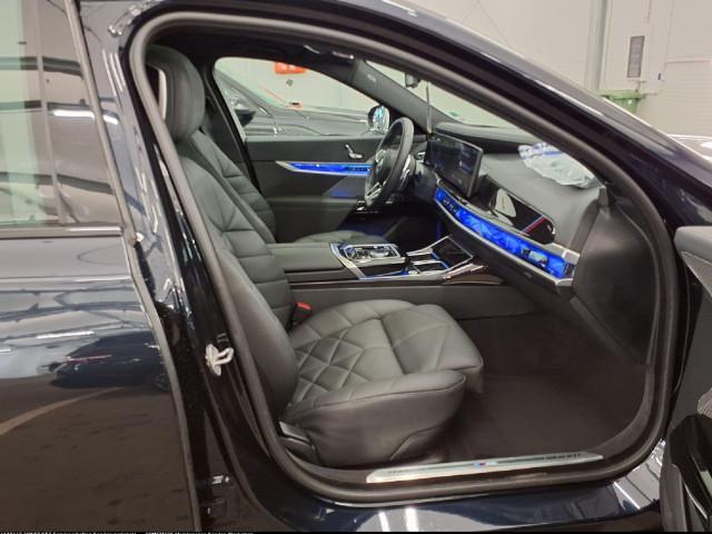 BMW 740 740d M-Sport Sedan xDrive