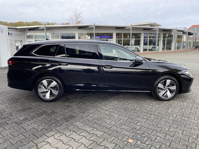 Volkswagen Passat 1.5 eTSI Business DSG Variant