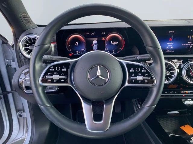 Mercedes-Benz A 200 Progressive