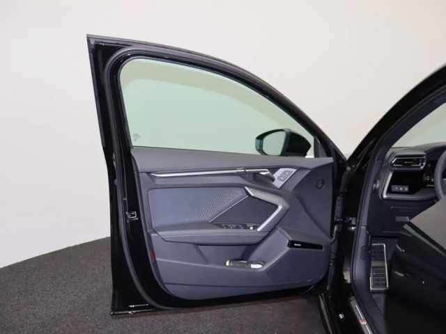 Audi A3 35 TFSI S-Line Sedan Sportback