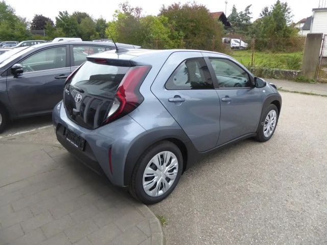 Toyota Aygo X Hatchback Play VVT-i