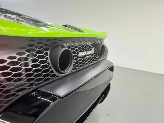 McLaren Artura Spider