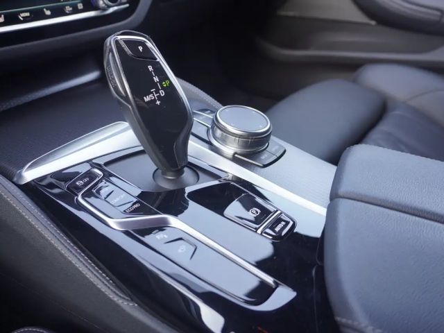 BMW 530 530d M-Sport Touring xDrive