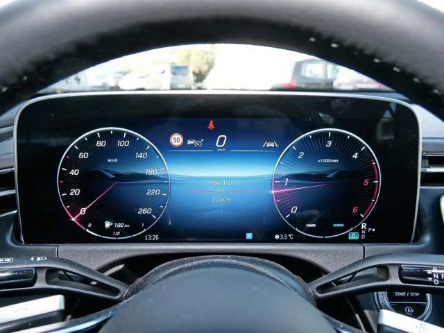 Mercedes-Benz E 220 AVANTGARDE E 220 d Sedan