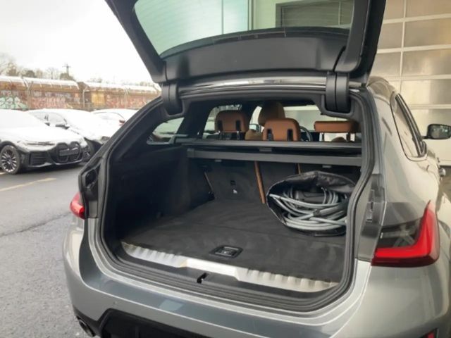 BMW 330 330e M-Sport xDrive