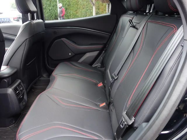 Ford Mustang Mach-E AWD