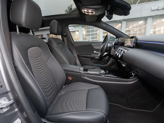 Mercedes-Benz A 200 Hatchback