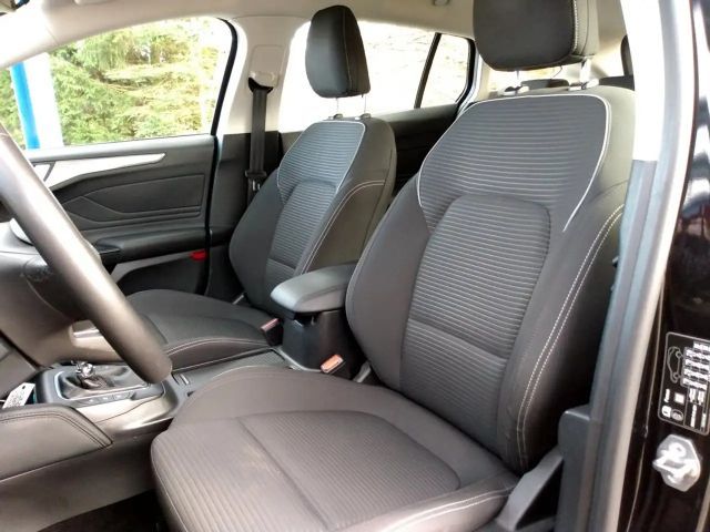 Ford Focus Titanium Wagon