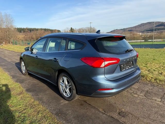 Ford Focus Cool & Connect Wagon