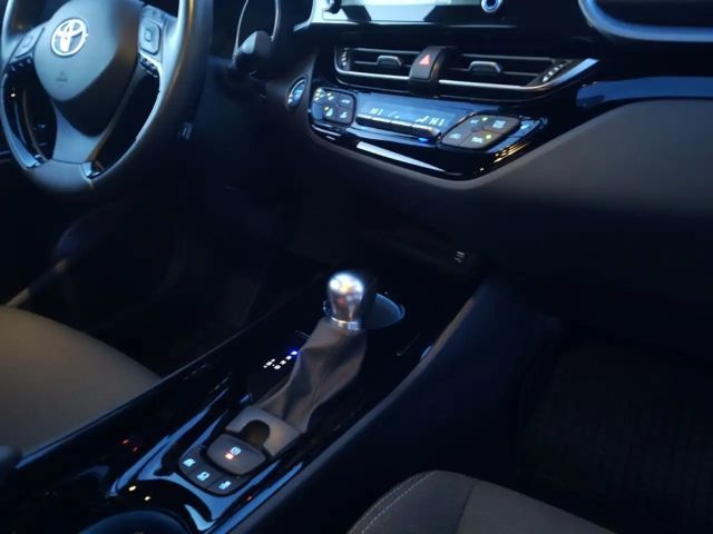 Toyota C-HR Hybride Team D