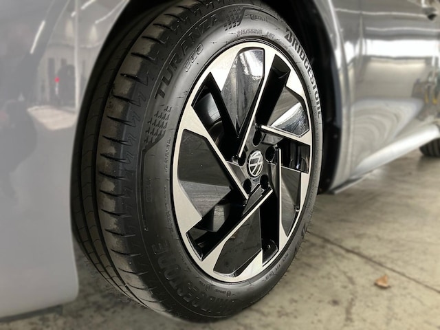 Volkswagen ID.3 146PS ACC.AREA-VIEW.NAVI.LED.APP-C.LKRD-HZG.SHZ