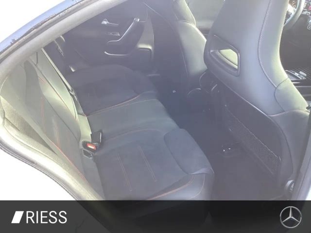 Mercedes-Benz CLA 200 AMG Line Coupé