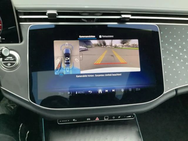 Mercedes-Benz E 200 AMG Line Sedan