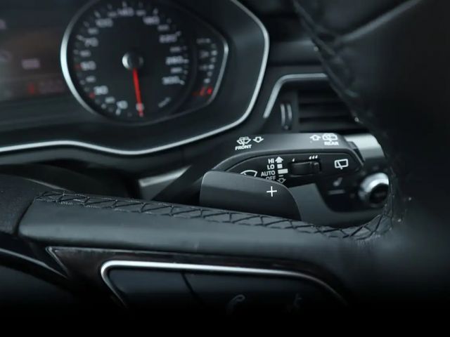 Audi A4 30 TDI Avant S-Line